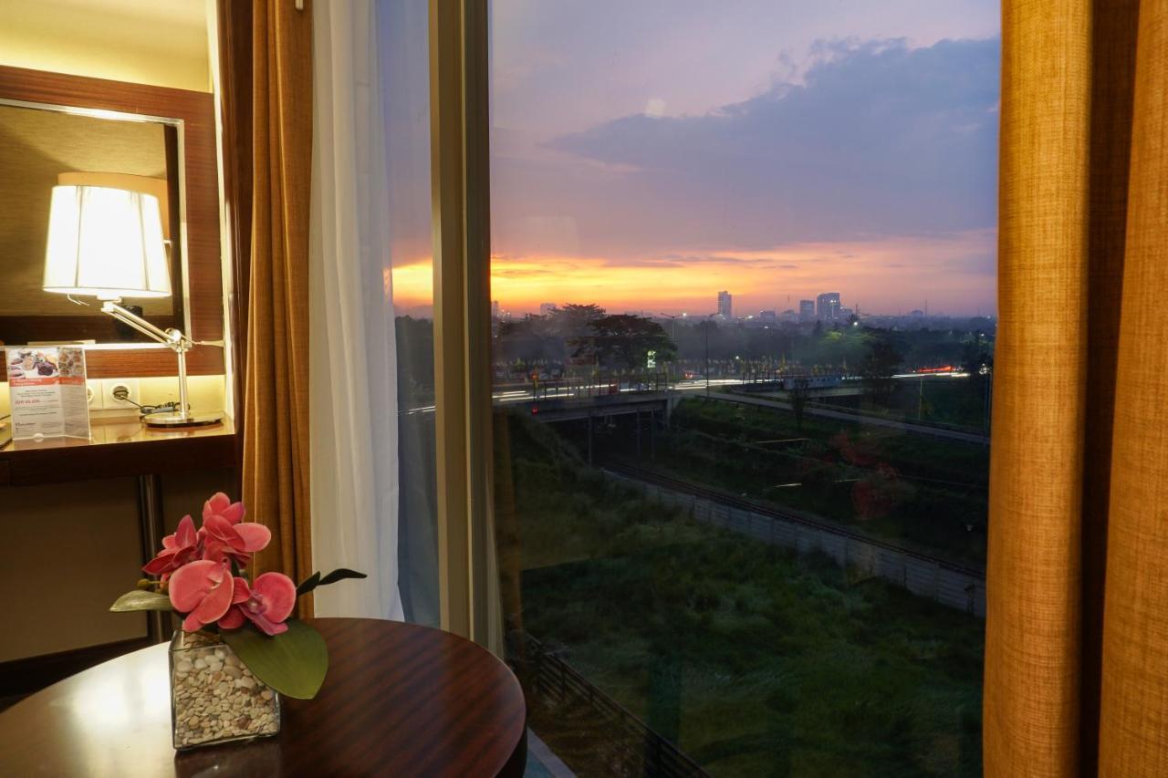Swiss-Belcourt Serpong Exterior photo