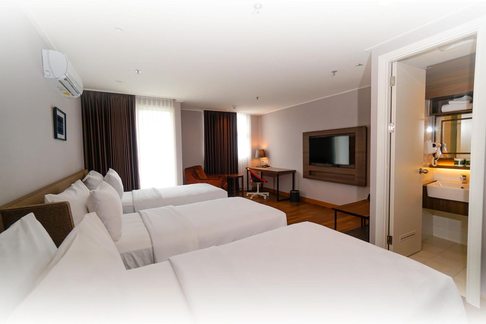 Swiss-Belcourt Serpong Exterior photo