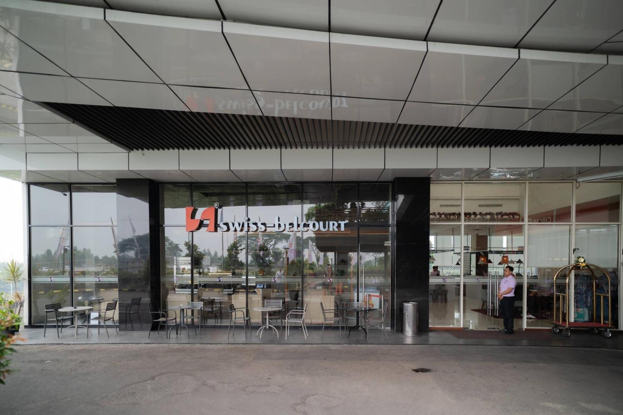 Swiss-Belcourt Serpong Exterior photo